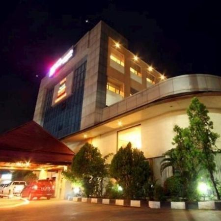 Hotel Banjarmasin International Zewnętrze zdjęcie