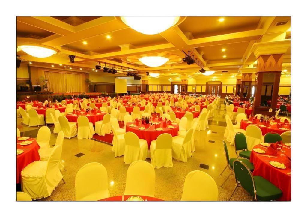 Hotel Banjarmasin International Zewnętrze zdjęcie