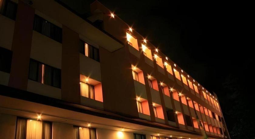 Hotel Banjarmasin International Zewnętrze zdjęcie